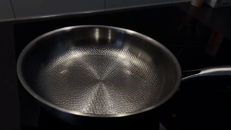TITAN-PREMIUM PAN – Hochwertige Titanpfanne ohne Beschichtung für alle Herdarten