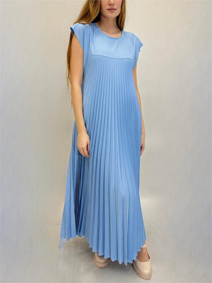 Ashna | Plissiertes ärmelloses Kleid in minimalistischer Eleganz