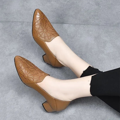 Minhora – Pumps Mit Blockabsatz Und Lederstickerei