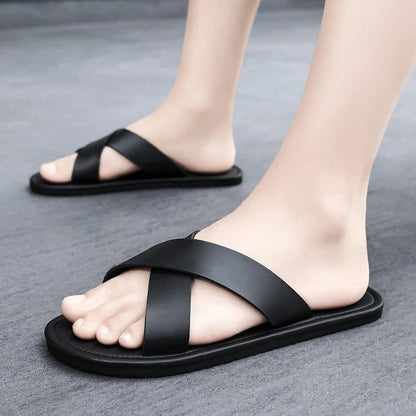 Tom Hollinger | Minimalistische Cross-Strap Sandale