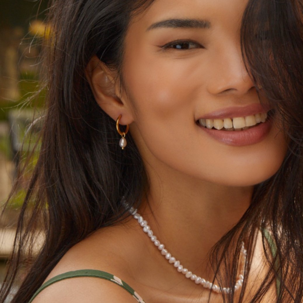 Orecchini di perle Isabel - - allthingspearl Animal&nature AV5&6 AV7 AV7+W AV7+W+AUG23 AV7+W+AUG23+SEP23 Best-SellingQ322 BestsellingQ123 BestsellingQ422 Drop earrings EverydayEssentials gold highquality Holiday Edit Hoops HYPOALLERGENIC isabel jewelry mge Minimal MINIMALISTIC Nature new_for_google newarrivalsoctober orecchini orecchini perle Pearl perle pink price29 Small&Simple Special&Wedding Specialoccasionjewelry ThoughtfulGifts - Concept Palermo