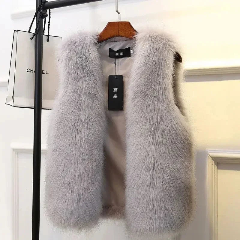 Ärmellose Weste aus Kunstfell für Damen