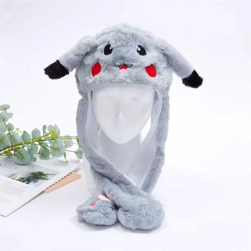 Graue Pikachu-Plüschmütze mit Ohren, weiches Material, ideal für Kinder, Geschenkidee.