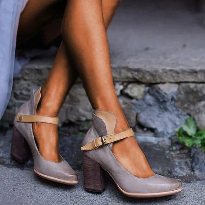 Elegant Heel Sandals with Straps