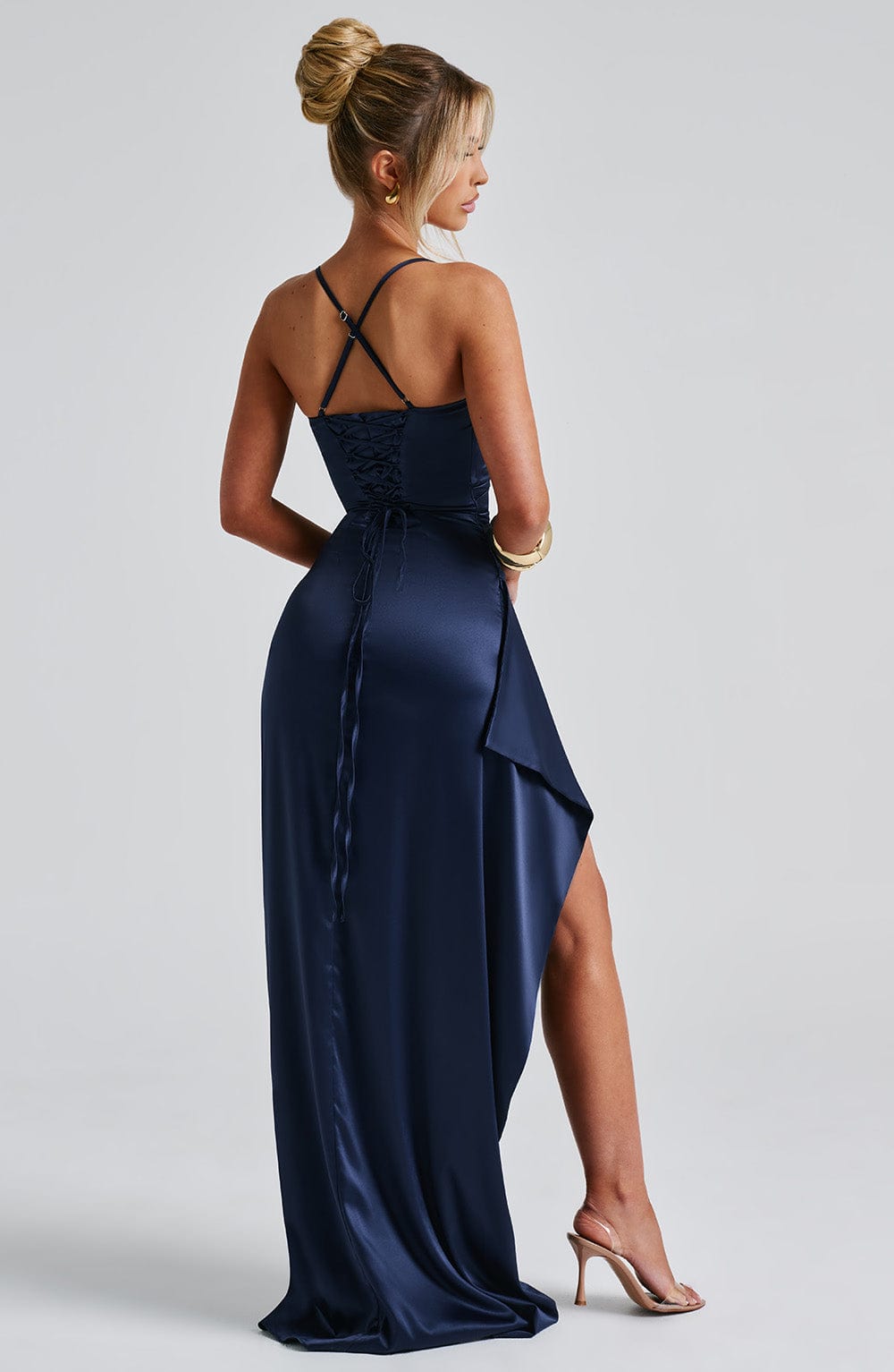 Tummansininen elegantti maksimekko - ilta-asu - juhlamekko