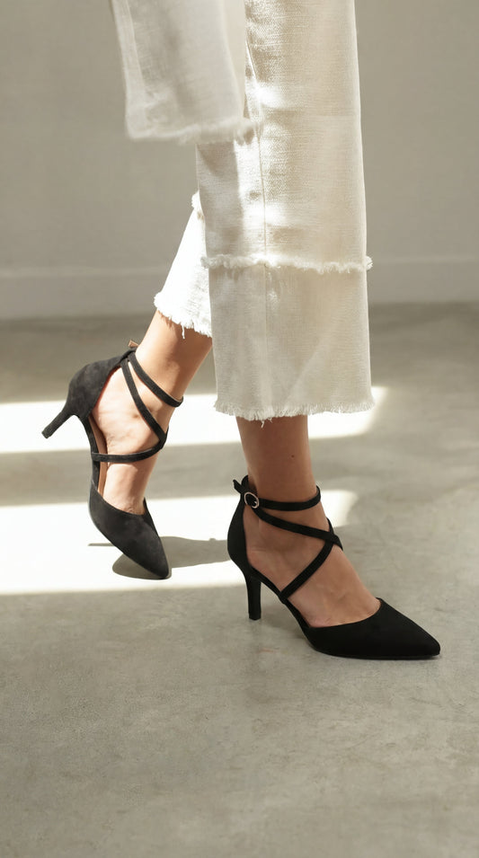 HEEL WITH STRAPS