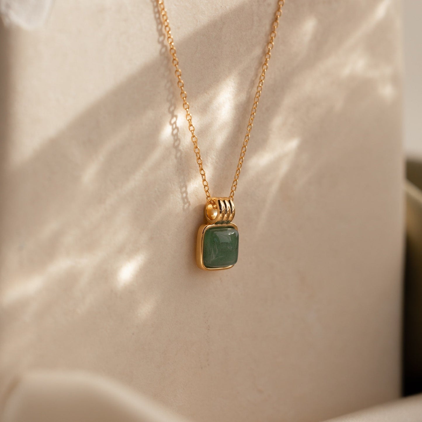Jade-Anhänger-Halskette - Schillernde Jade-Halskette