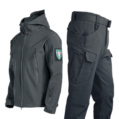 Hjalte | Waterdichte jas en broek voor heren – Tactische regenkleding voor buiten, ademend en duurzaam