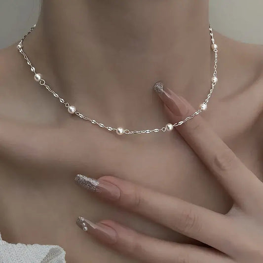 Collana elegante realizzata con perle lucenti