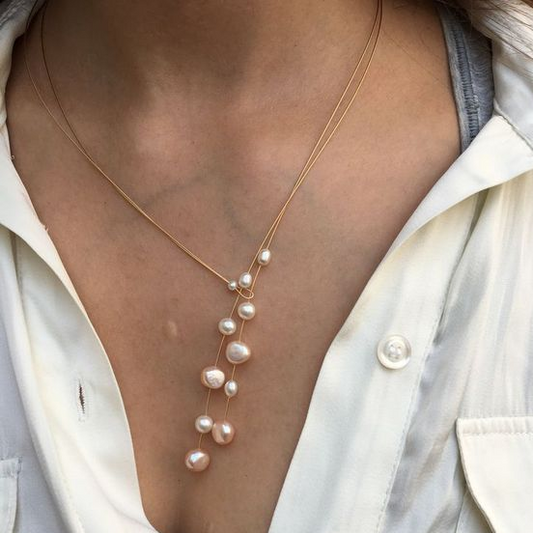 Elegante Colar de Pérolas Pendentes