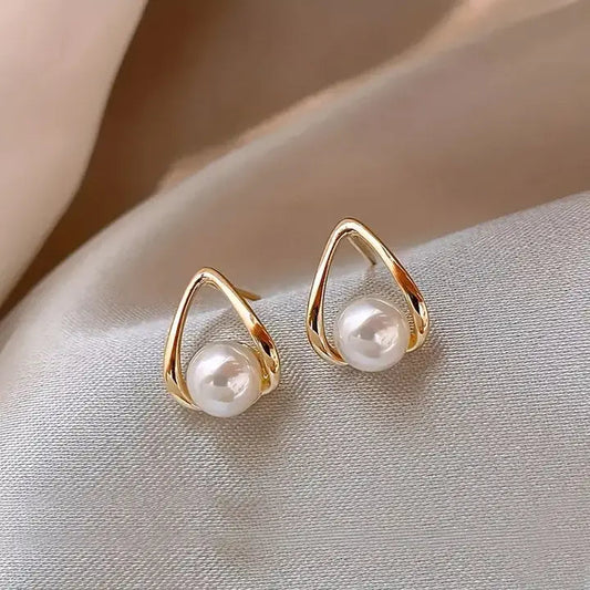 Elegantsete Pärlitega Kolmnurksed Kõrvarõngad