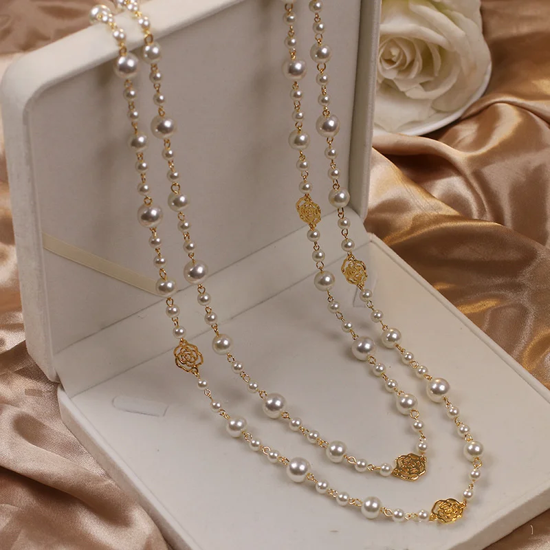 Divifa Pearl Necklace in Gold-Plated stainless steel