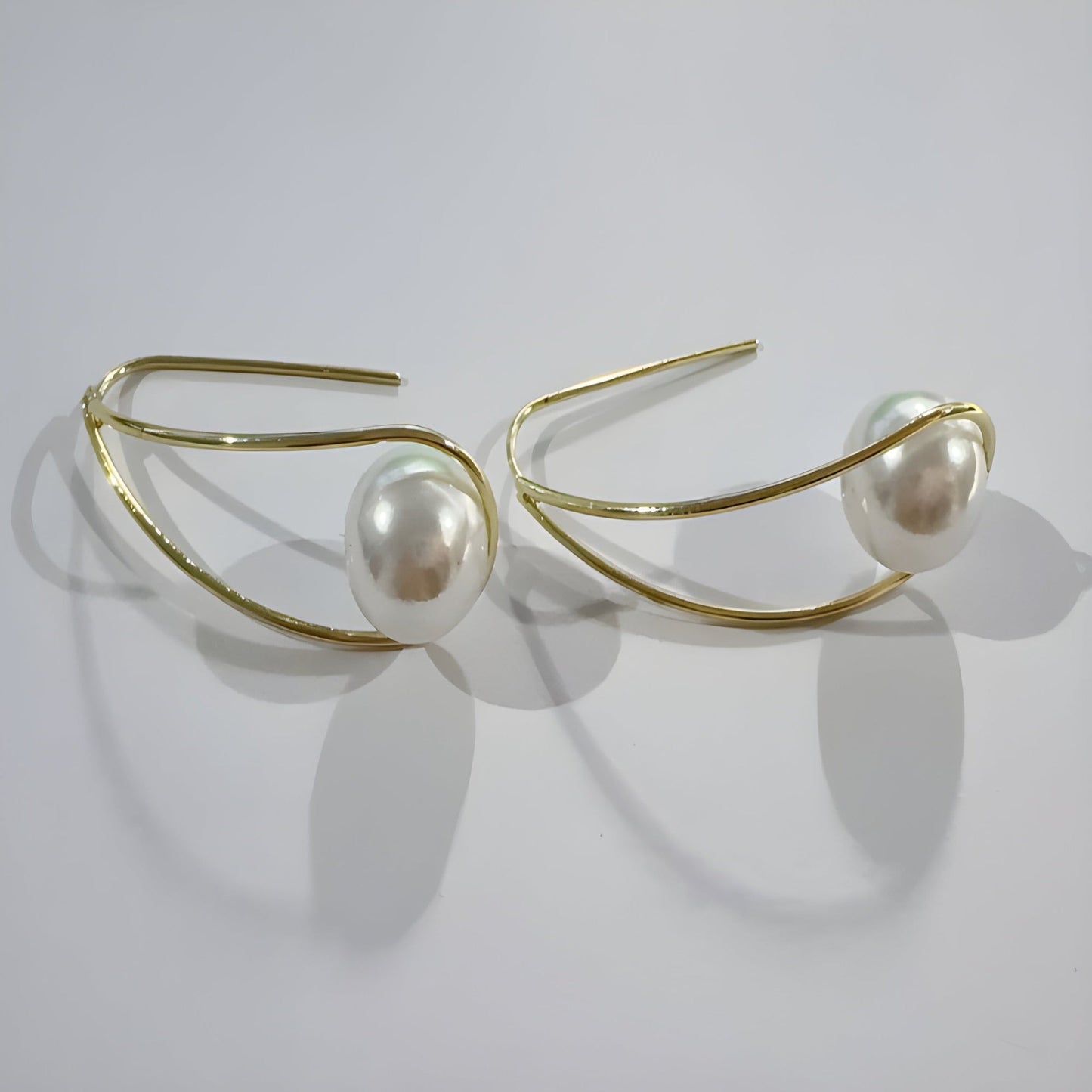 Eleganti Orecchini Pendenti con Perle