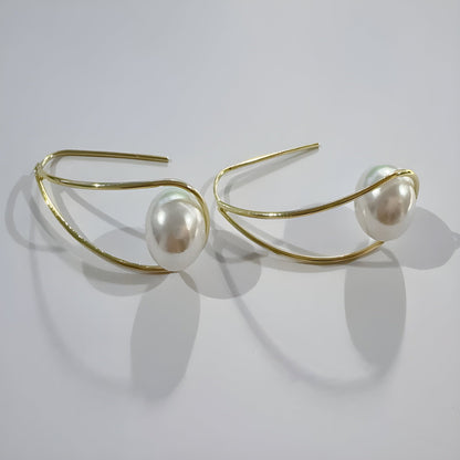 Eleganti Orecchini Pendenti con Perle