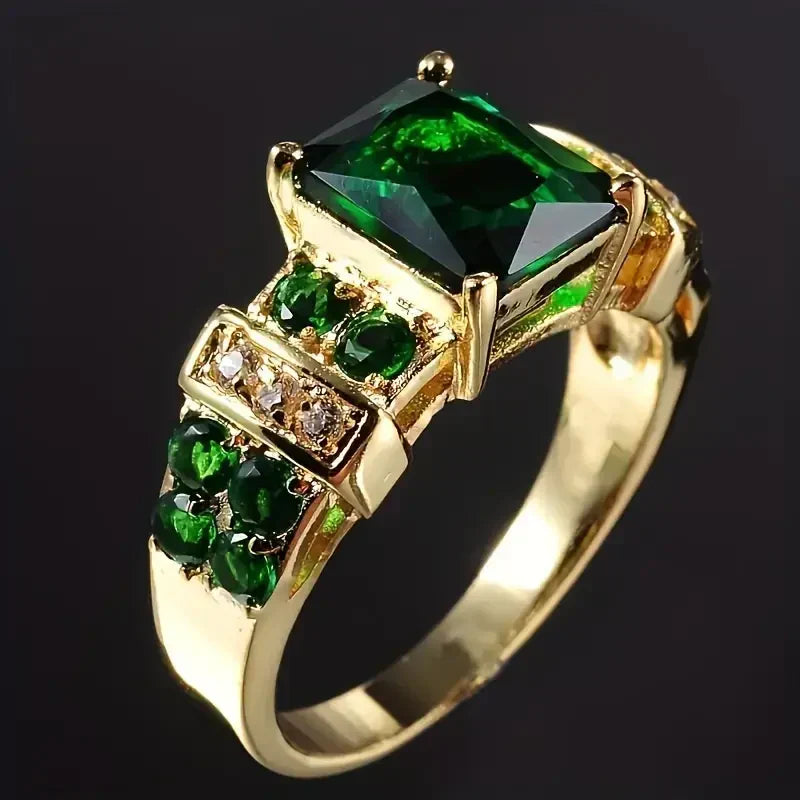 Divifa Exquisite Emerald Ring in Gold-Plated stainless steel