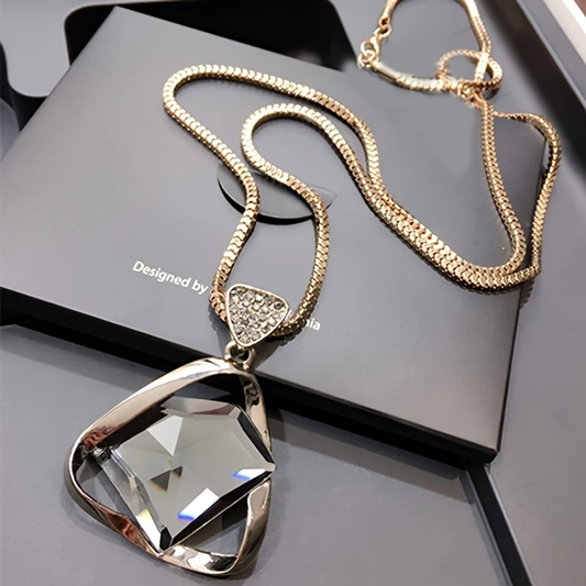 Divifa Crystal Necklace in Gold-Plated stainless steel