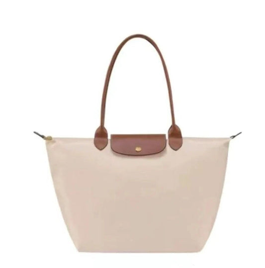 Elegante Handtasche mit Goldakzenten für jeden Tag