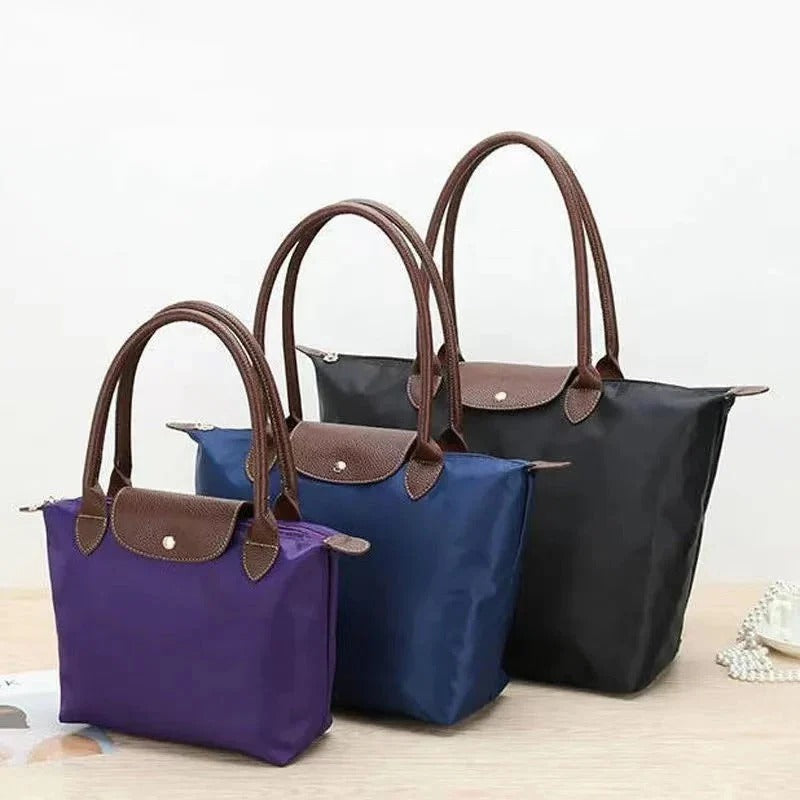 Elegante Handtasche mit Goldakzenten für jeden Tag