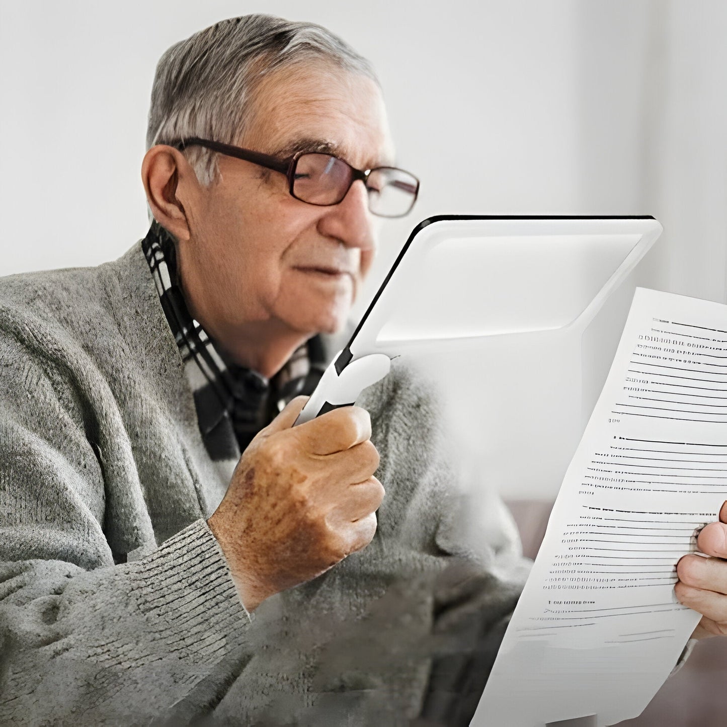 Portable LED Magnifier with Adjustable Illumination