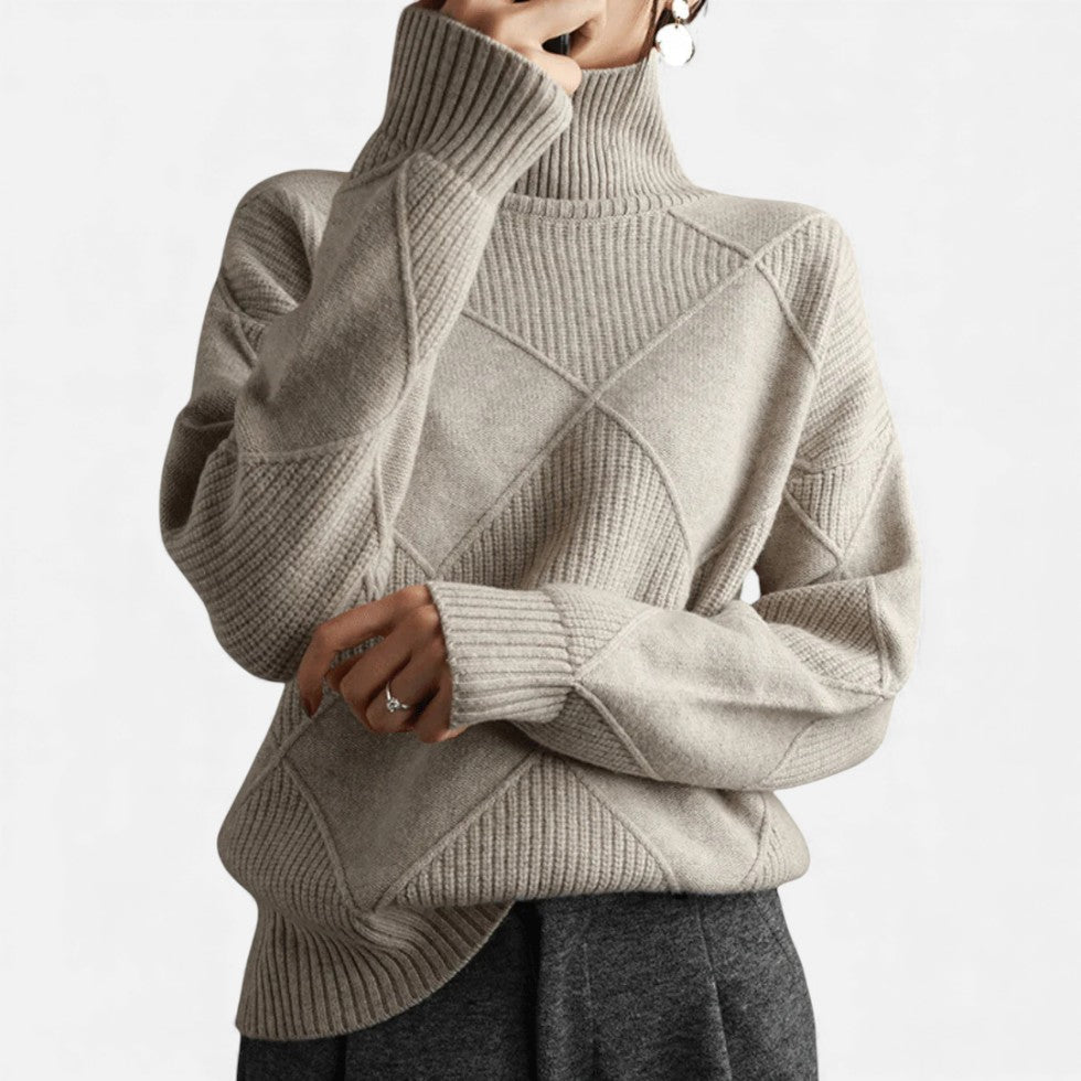 Blød dames højhalset sweater med struktureret strik