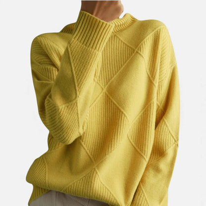 Blød dames højhalset sweater med struktureret strik