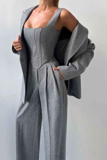 Dolce - Conjunto de Tres Piezas con Blazer de Doble Botonadura