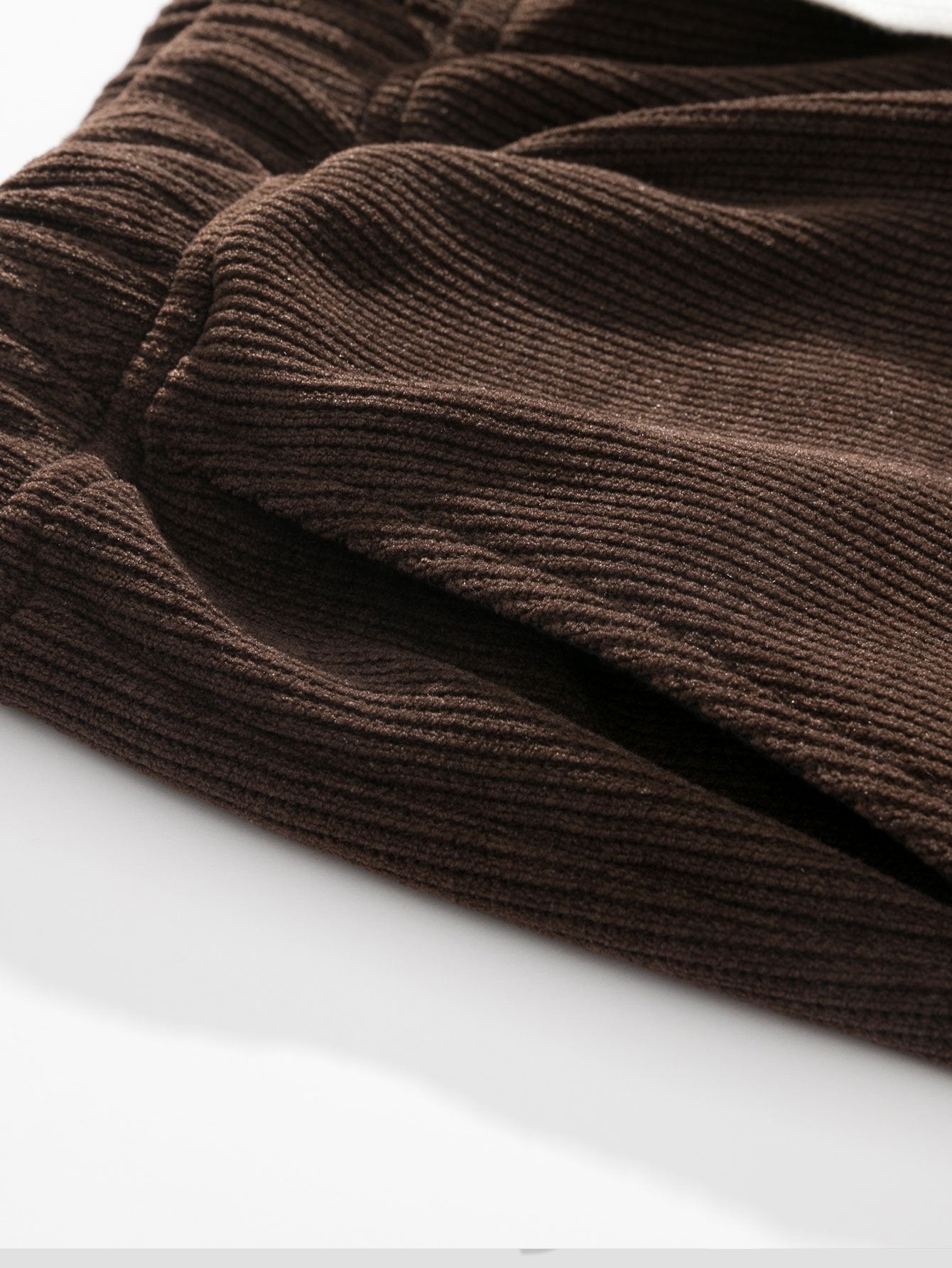 Duval Paris™ | Pantalon en velours côtelé à jambe droite