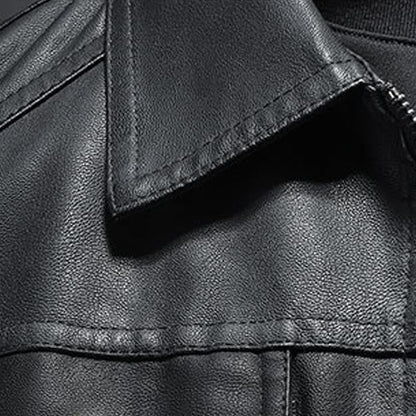 Veste en cuir noir avec col classique et coutures visibles, texture lisse et élégante, mode tendance, vêtement intemporel pour homme ou femme.