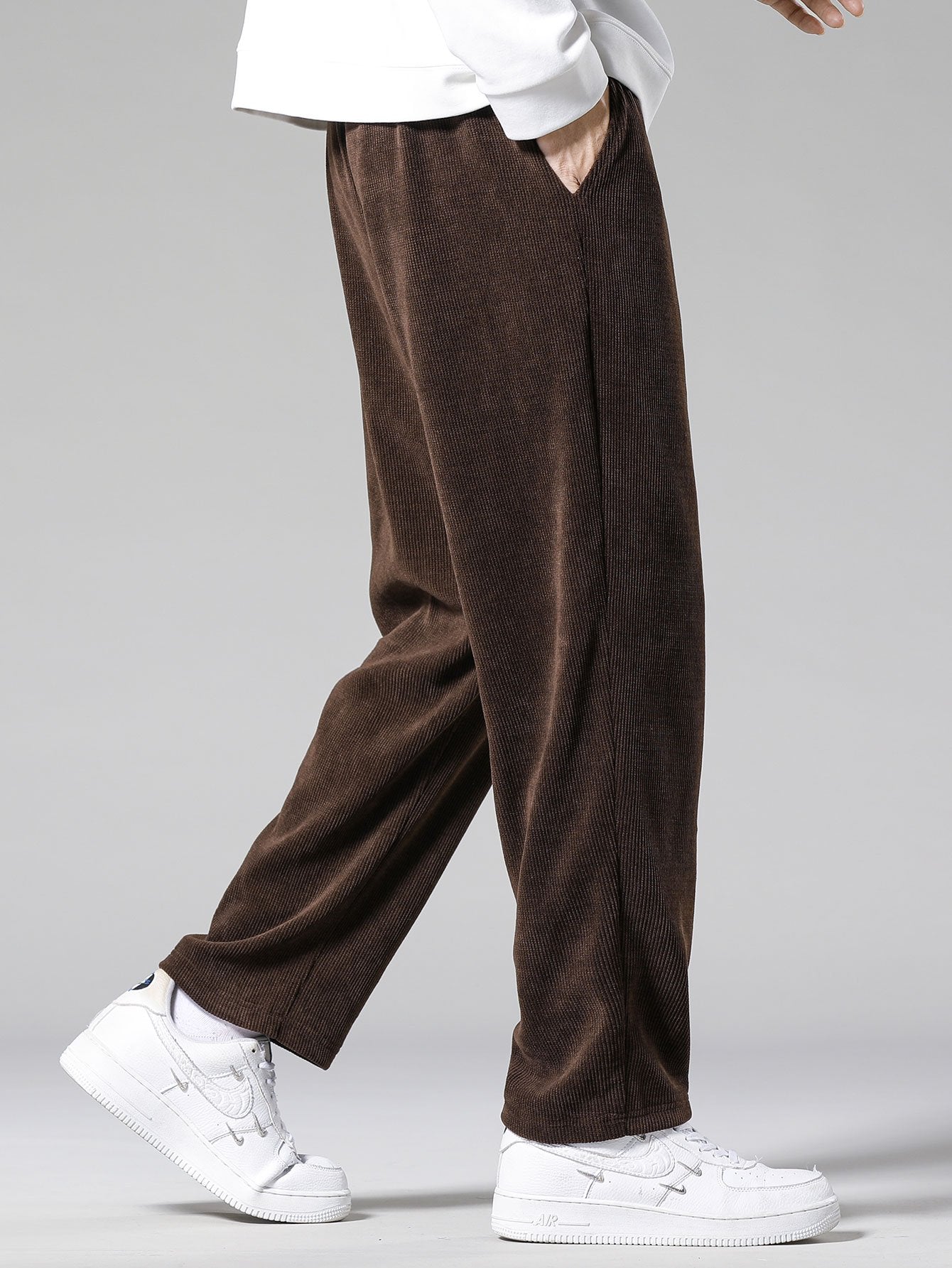 Duval Paris™ | Pantalon en velours côtelé à jambe droite
