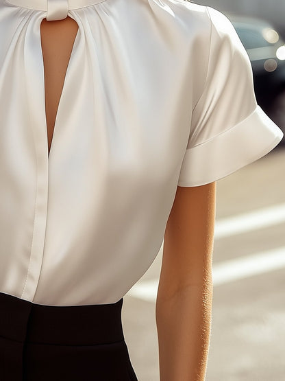 Weiße Satinbluse für Damen | Schlüssellochausschnitt