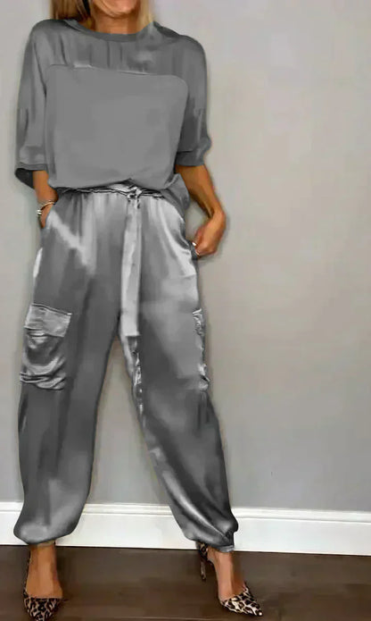 Stilfull och luftig satin jumpsuit för damer för speciella tillfällen – Yasmina