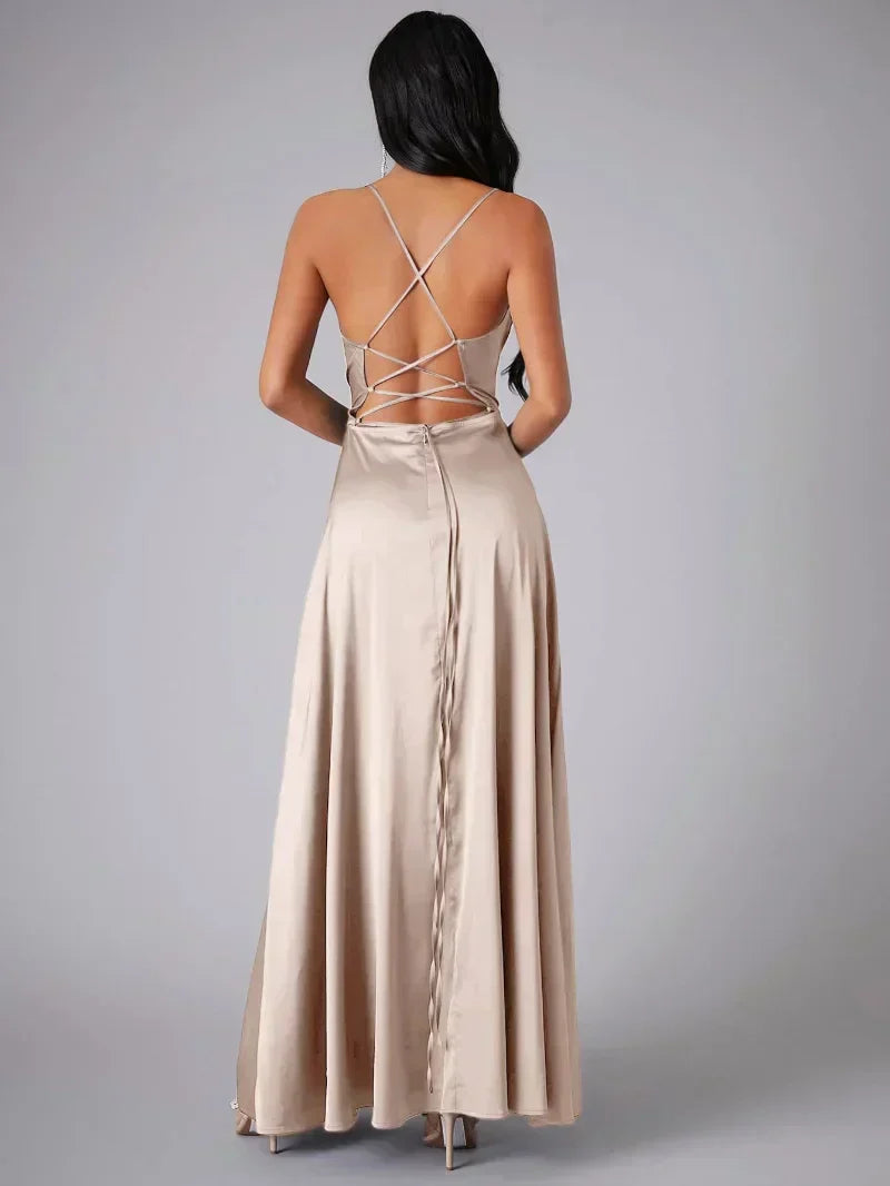 Maxi-ilta-asu - Korkea halkio - Pitkä juhlamekko - Elegantti