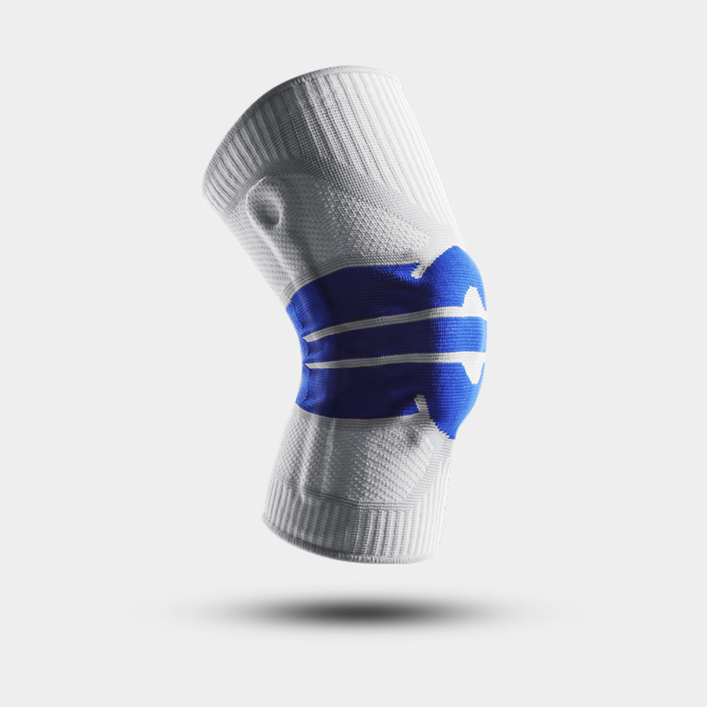 Weiße Kniebandage mit blauem Stützstreifen, elastisch, für Sport und Rehabilitation.