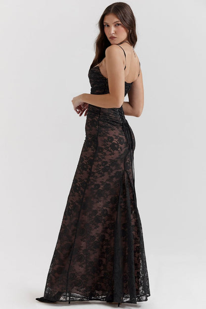Isabella – Robe moulante élégante à manches longues et décolleté carré