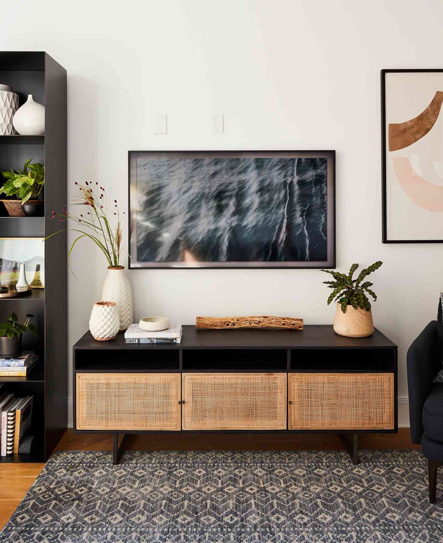 Kabels overal? Dit verpest je hele interieur.