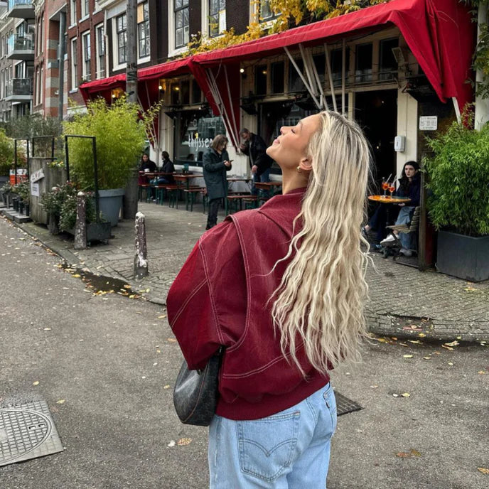 Cleo - Elegant Jakke Med Kontrastsyninger Og Lommer