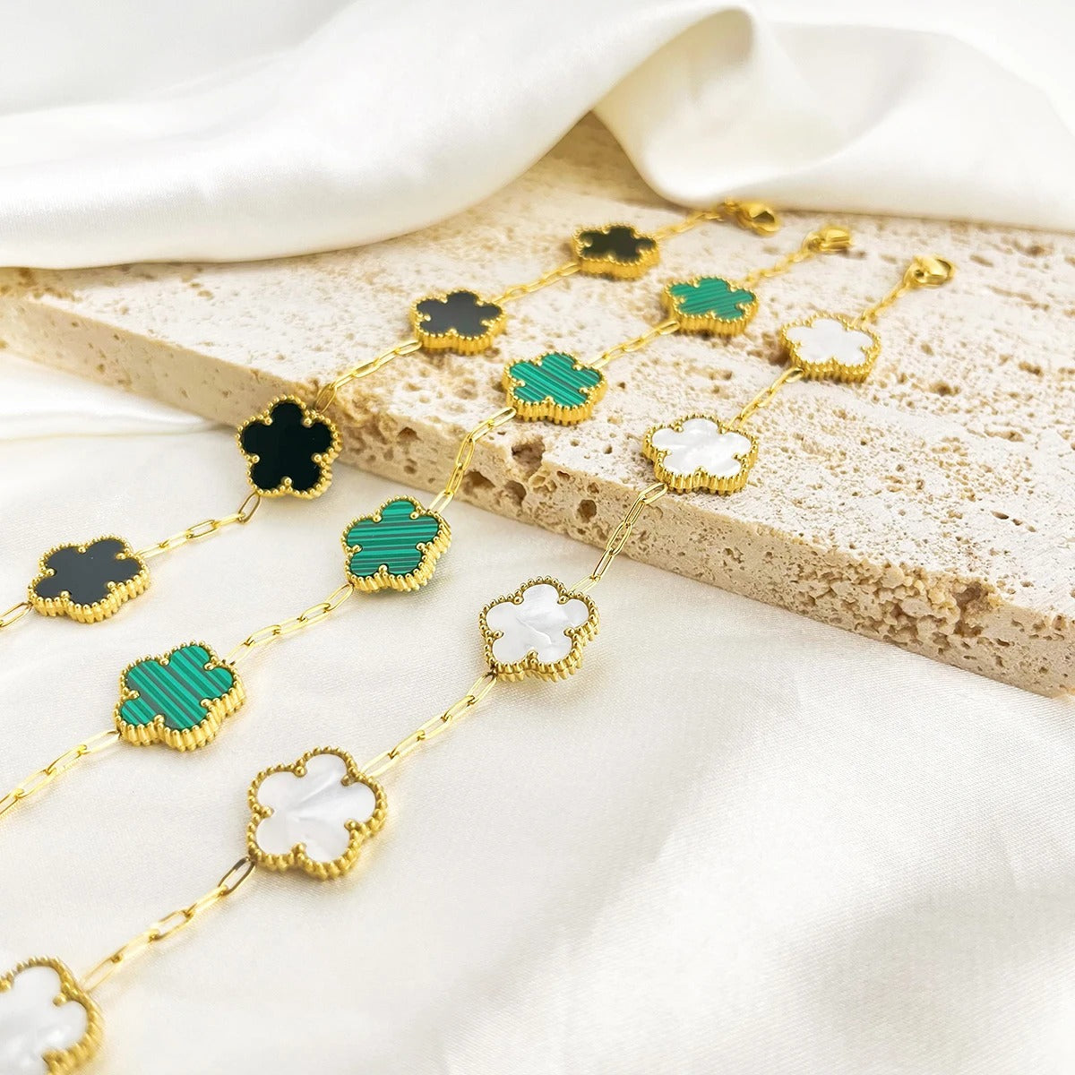 Flora Clover Bracelet (BUY 1 GET 2 FREE)