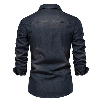 Chemise en jean bleu foncé pour homme, manches longues, col classique, vue de dos. Mode masculine, style décontracté, tendance automne-hiver.