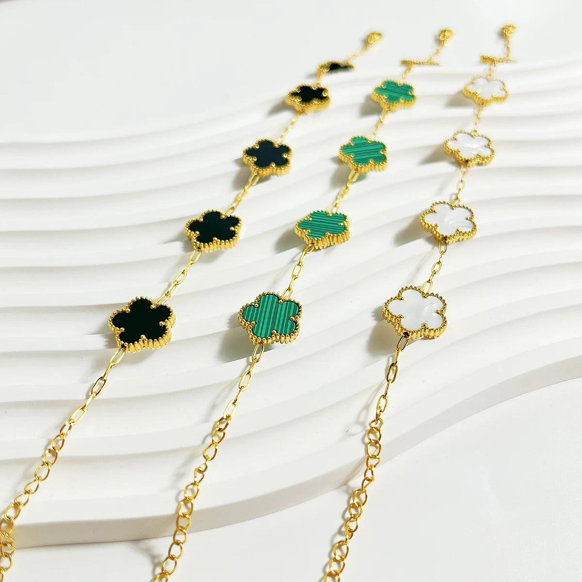 Flora Clover Bracelet (BUY 1 GET 2 FREE)