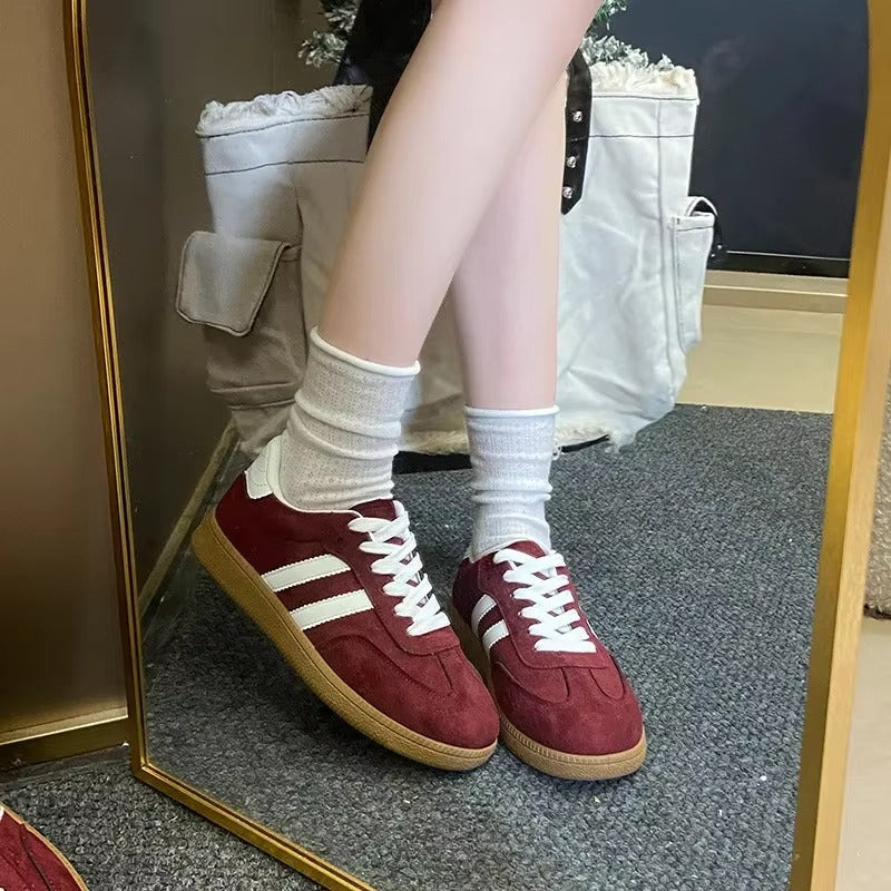 Katherine – Sneakers met Vetersluiting en Ronde Neus en slip on ontwerp