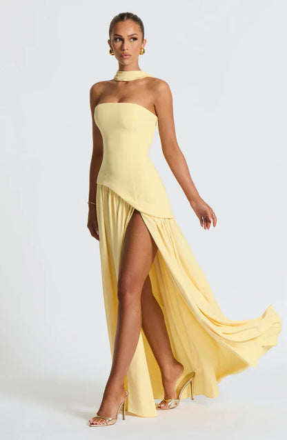 VESTIDO LARGO ASIMÉTRICO CUELLO HALTER - Veska 