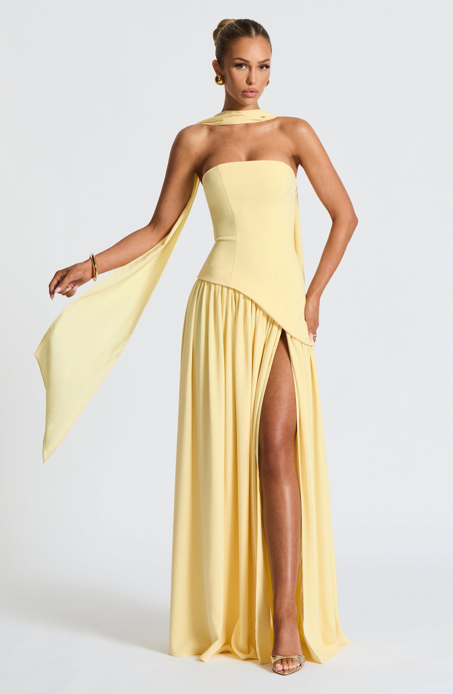 Sophie – Robe maxi bustier avec fente haute et taille asymétrique femme