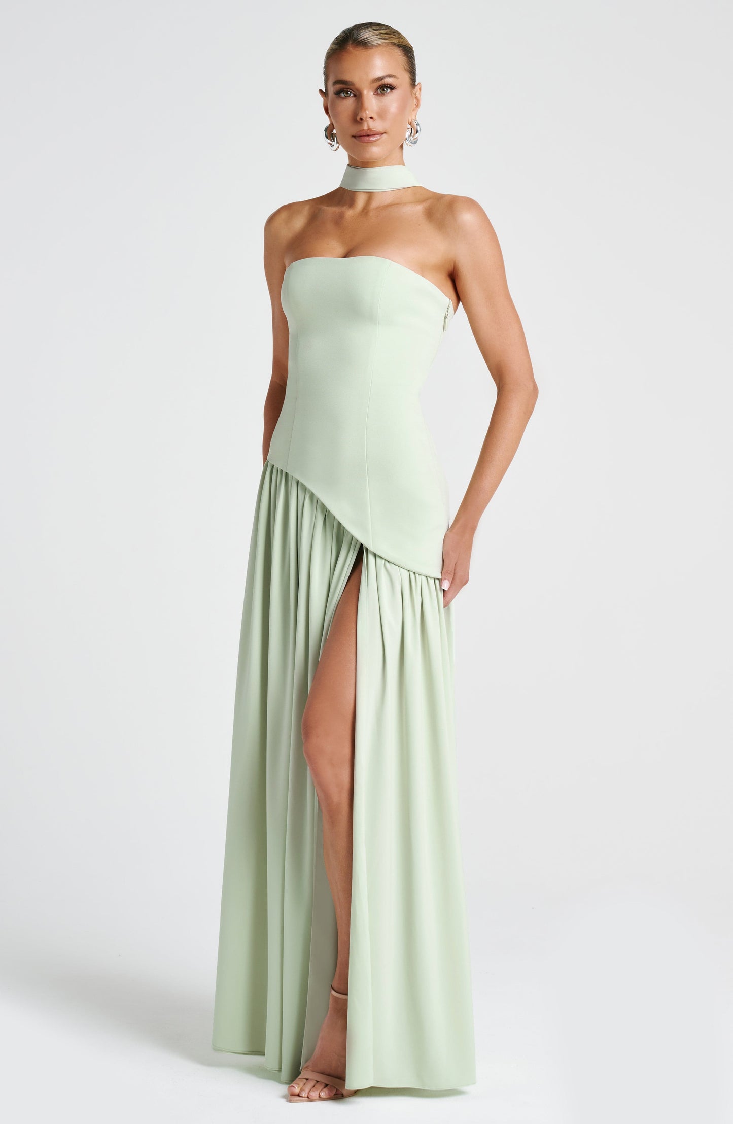 Sopheline - Strapless maxi jurk met hoge split en asymmetrische taille dames