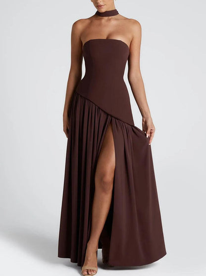 Long strapless dress with slit and elegant ribbon