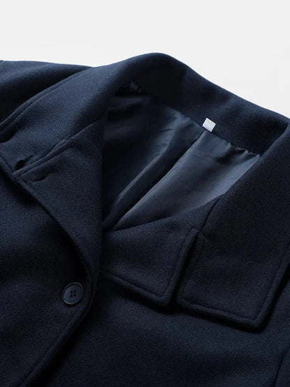 Women's short coat with buttons and stand-up collar