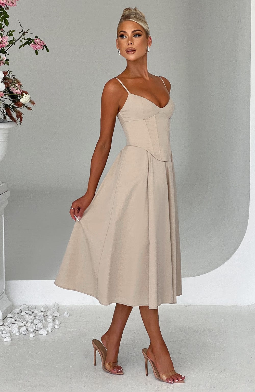 Maileen – Elegantne midi kleit