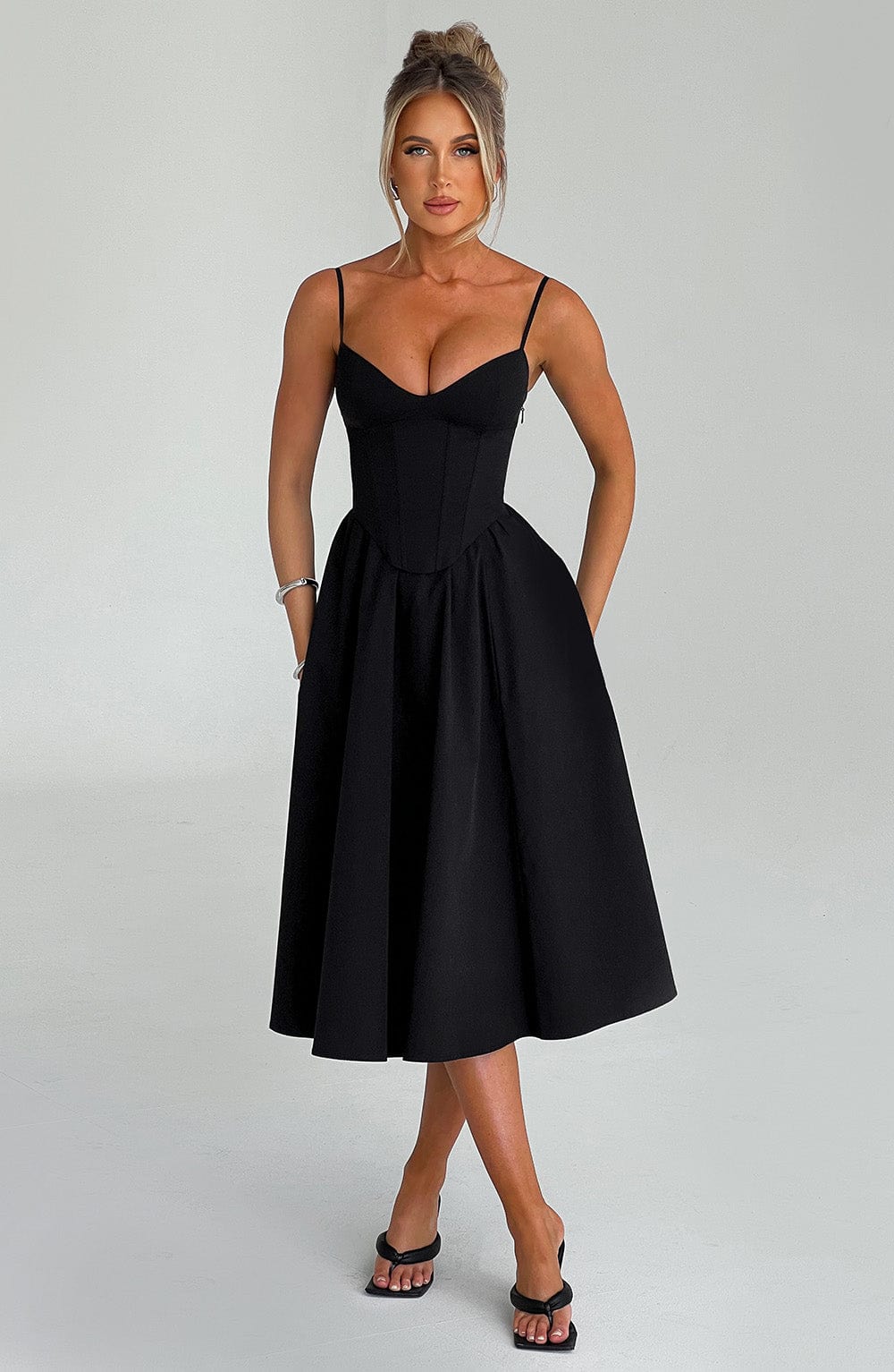 Maileen – Elegantne midi kleit