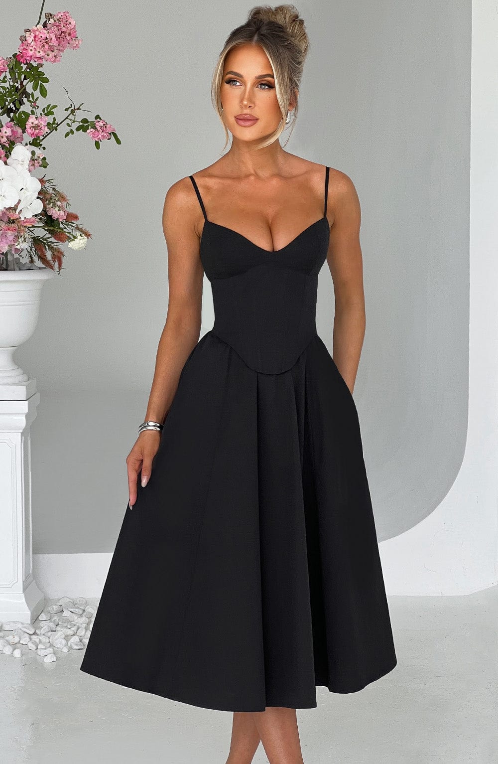 Maileen – Elegantne midi kleit