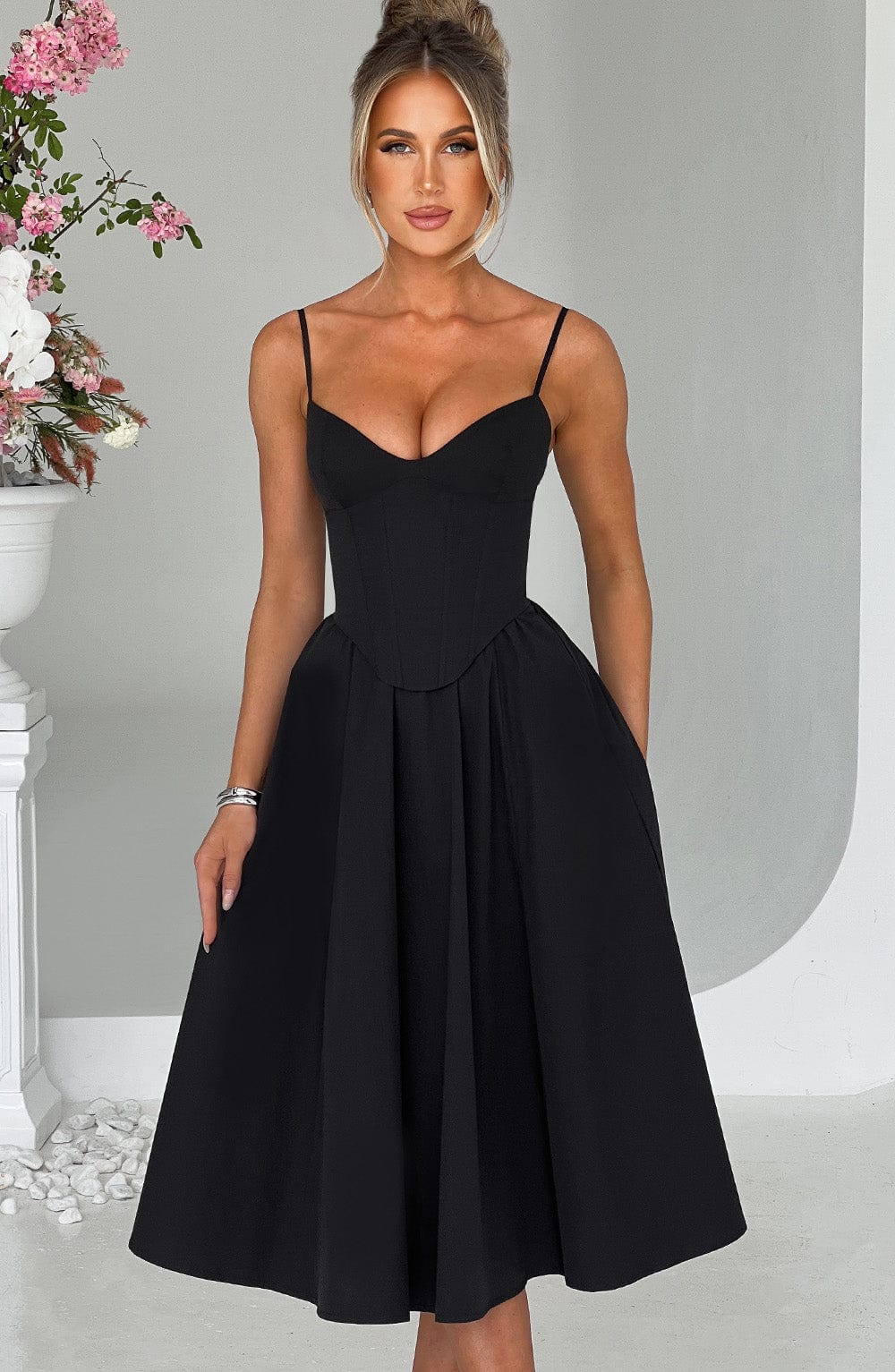 Maileen – Elegantne midi kleit
