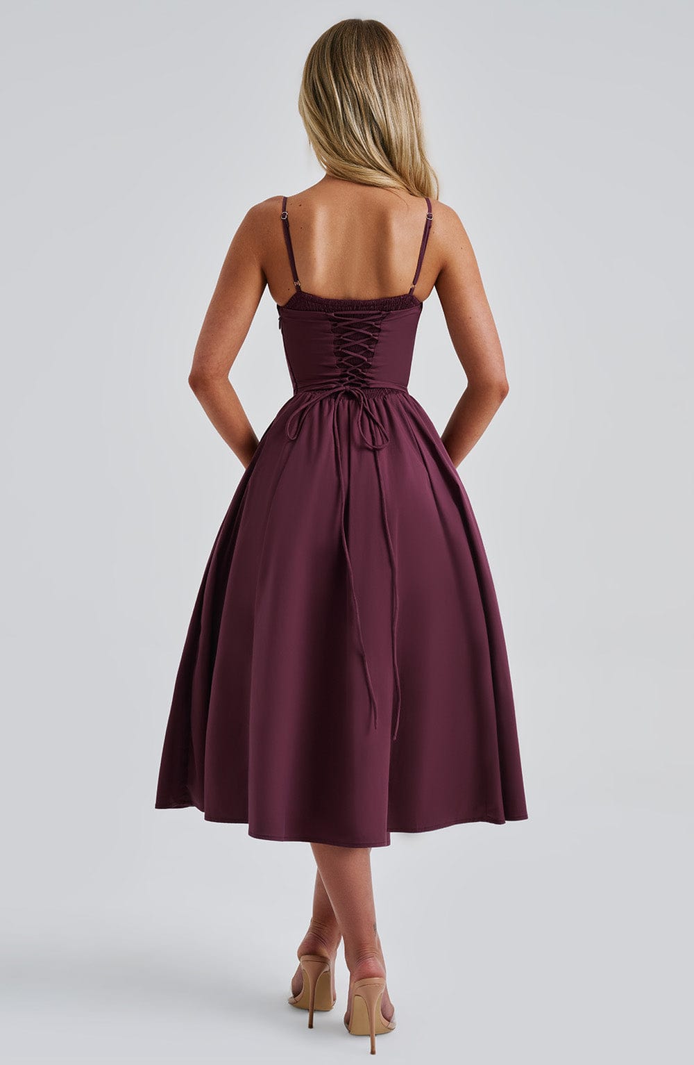 Maileen – Elegantne midi kleit